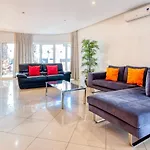 Vila Full Private 300sqm Jacuzzi Heated Pool Ideal & Quiet Location *