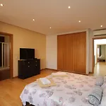 Full Private 300sqm Jacuzzi Heated Pool Ideal & Quiet Location *