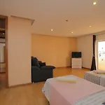 Full Private 300sqm Jacuzzi Heated Pool Ideal & Quiet Location *