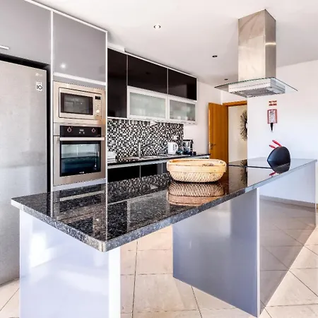 Full Private 300sqm Jacuzzi Heated Pool Ideal & Quiet Location Villa *