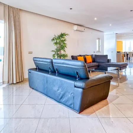 Full Private 300sqm Jacuzzi Heated Pool Ideal & Quiet Location * Albufeira