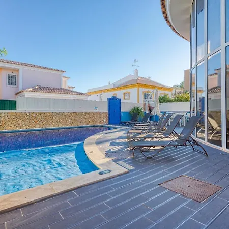 Full Private 300sqm Jacuzzi Heated Pool Ideal & Quiet Location Willa