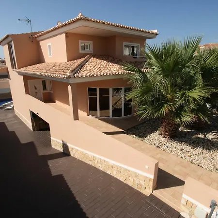 Redonda Villa *
