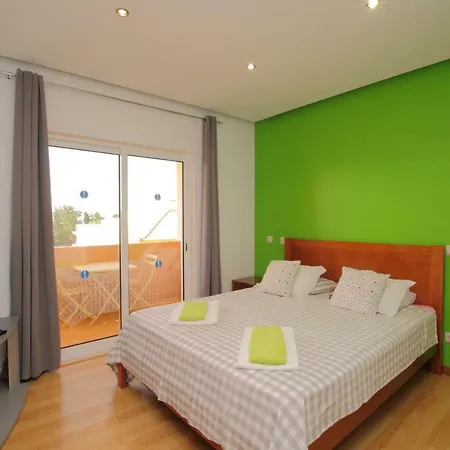 Full Private 300sqm Jacuzzi Heated Pool Ideal & Quiet Location *