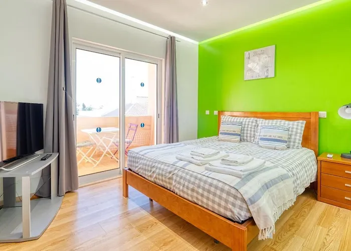 Full Private 300sqm Jacuzzi Heated Pool Ideal & Quiet Location Вилла *
