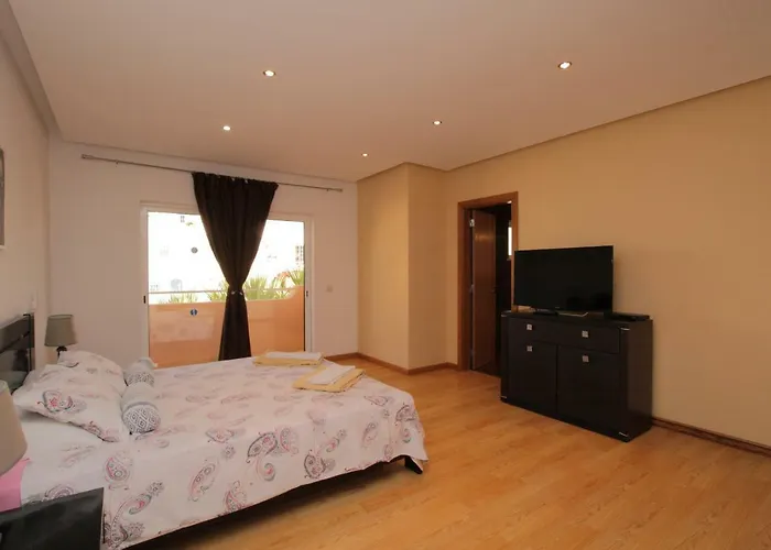 Вилла Full Private 300sqm Jacuzzi Heated Pool Ideal & Quiet Location