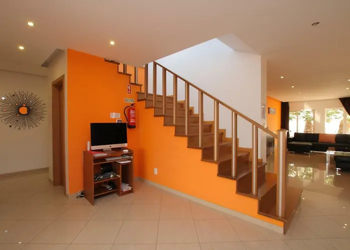 Full Private 300sqm Jacuzzi Heated Pool Ideal & Quiet Location 빌라 *