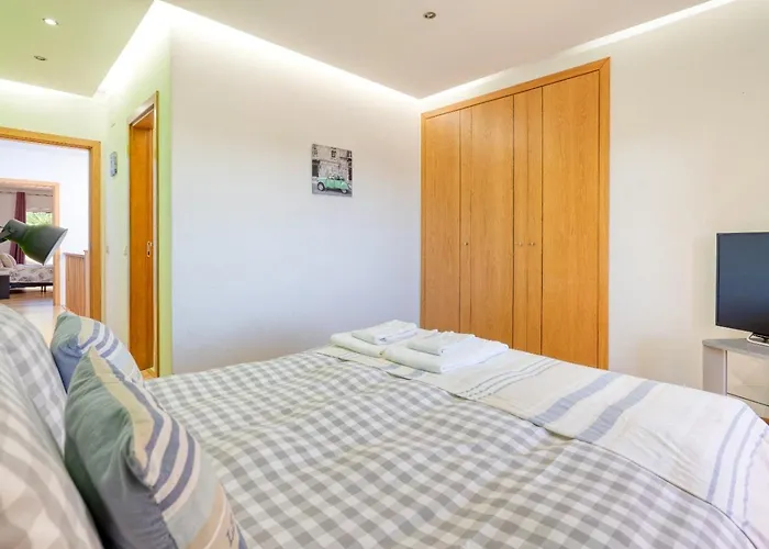 Full Private 300sqm Jacuzzi Heated Pool Ideal & Quiet Location * Albufeira