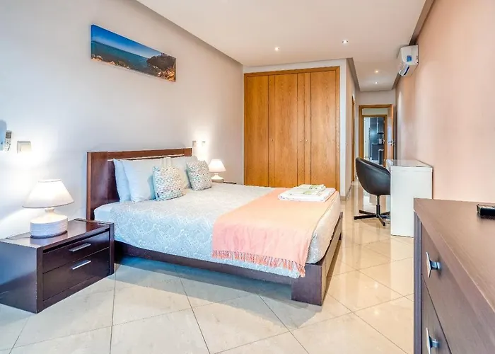 Full Private 300sqm Jacuzzi Heated Pool Ideal & Quiet Location Albufeira