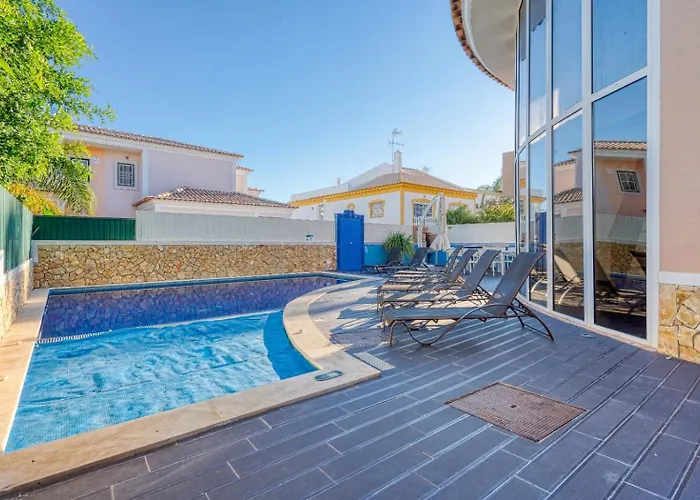 Full Private 300sqm Jacuzzi Heated Pool Ideal & Quiet Location Villa