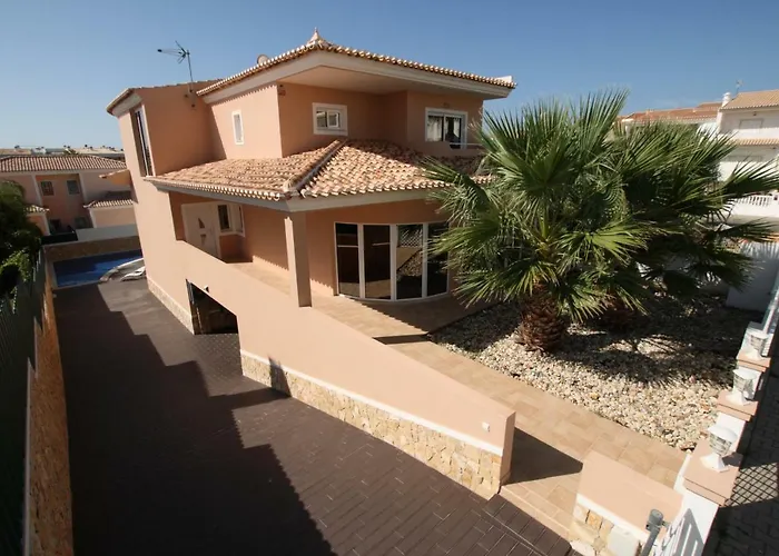 Full Private 300sqm Jacuzzi Heated Pool Ideal & Quiet Location Villa *