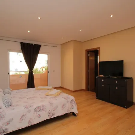 Villa Full Private 300sqm Jacuzzi Heated Pool Ideal & Quiet Location