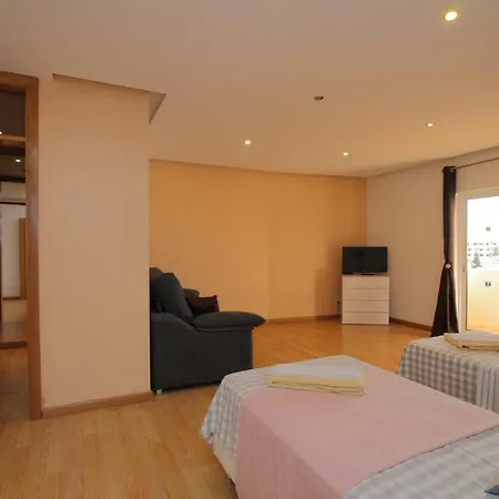 Full Private 300sqm Jacuzzi Heated Pool Ideal & Quiet Location *